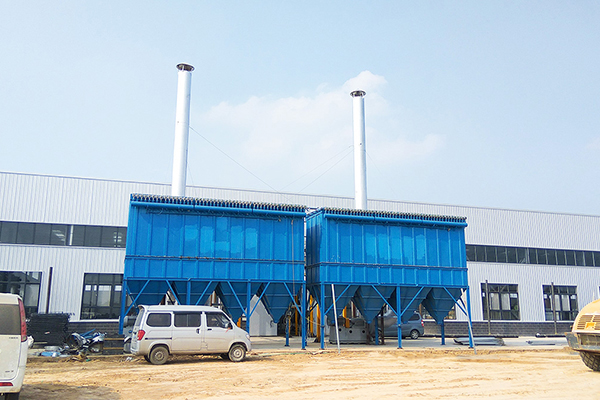圣萊特耐材廠分式布袋除塵現(xiàn)場1.jpg